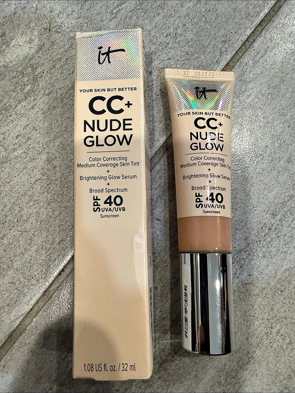 IT Cosmetics Your Skin But Better CC+ Nude Glow Lightweight Foundation Light/Med